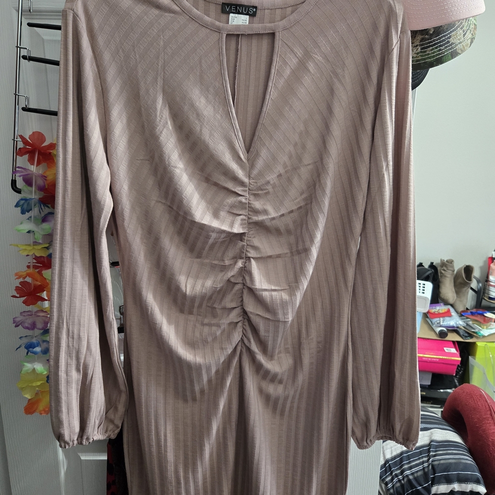 VENUS Ribbed Beige Top - Picture 2 of 3